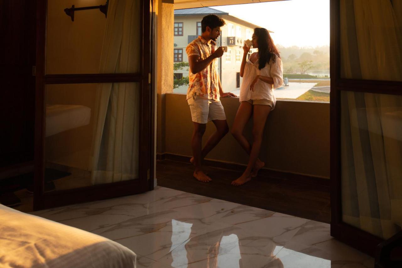 Sense Pavillion Hotell Horana Eksteriør bilde
